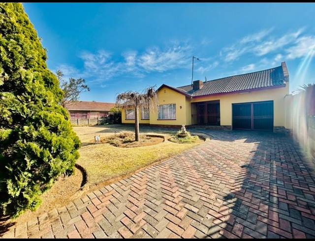 3 BEDROOM HOUSE FOR SALE IN VANDERBIJLPARK SE 6